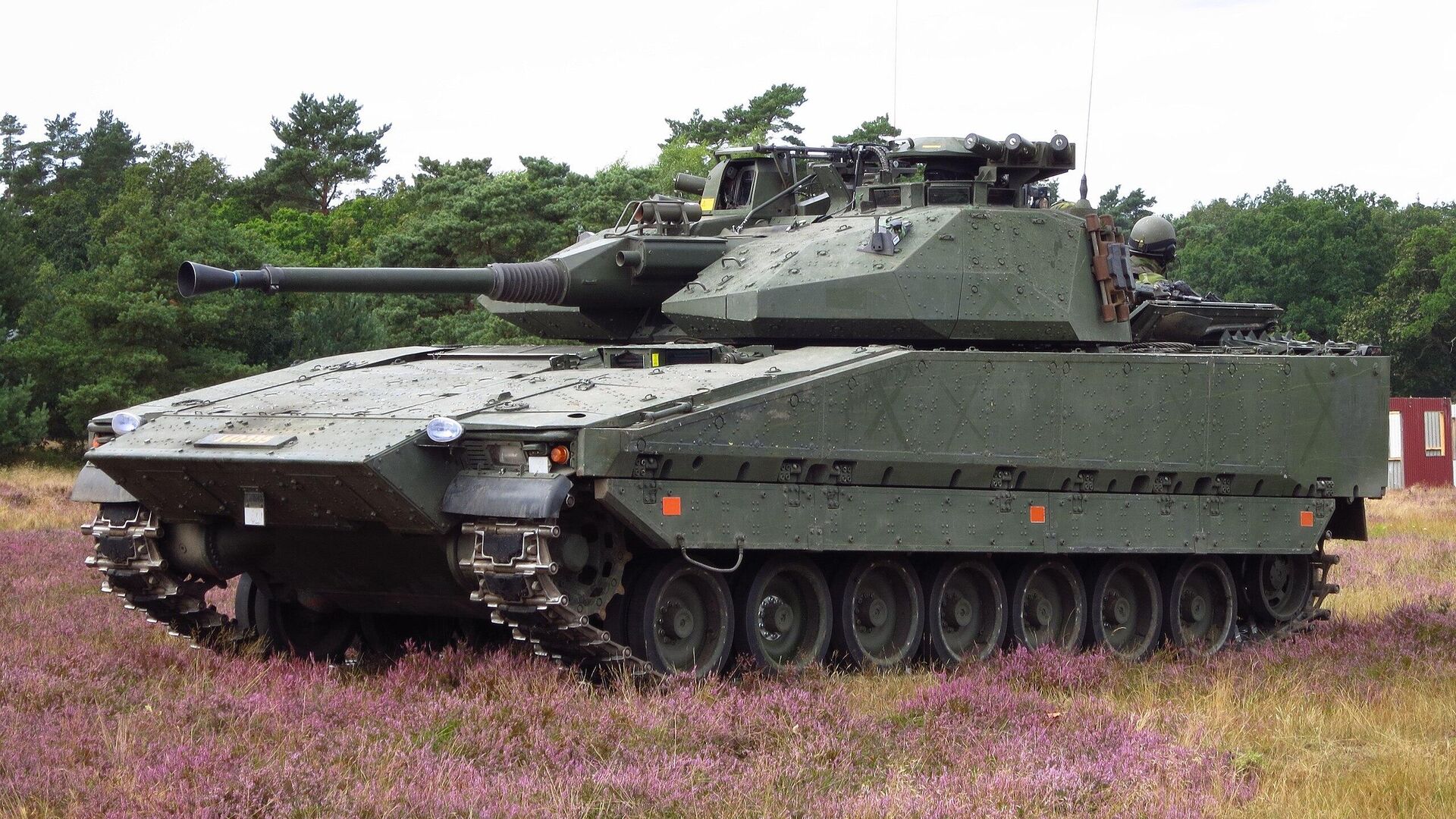 Swedish CV-90 hit by a mine in the Kursk Region